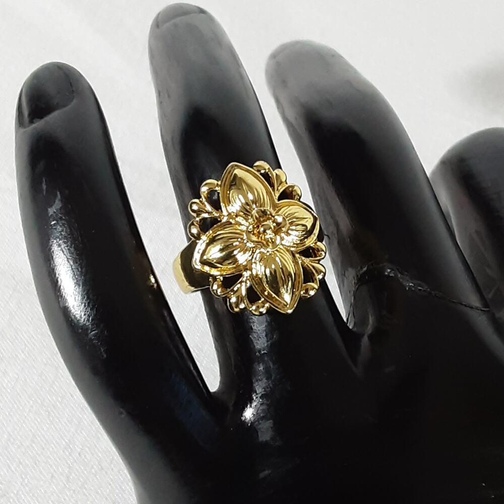💎Gold Tone Plumeria Ring Size 5.50 Elegant Floral Design Perfect For Gifts